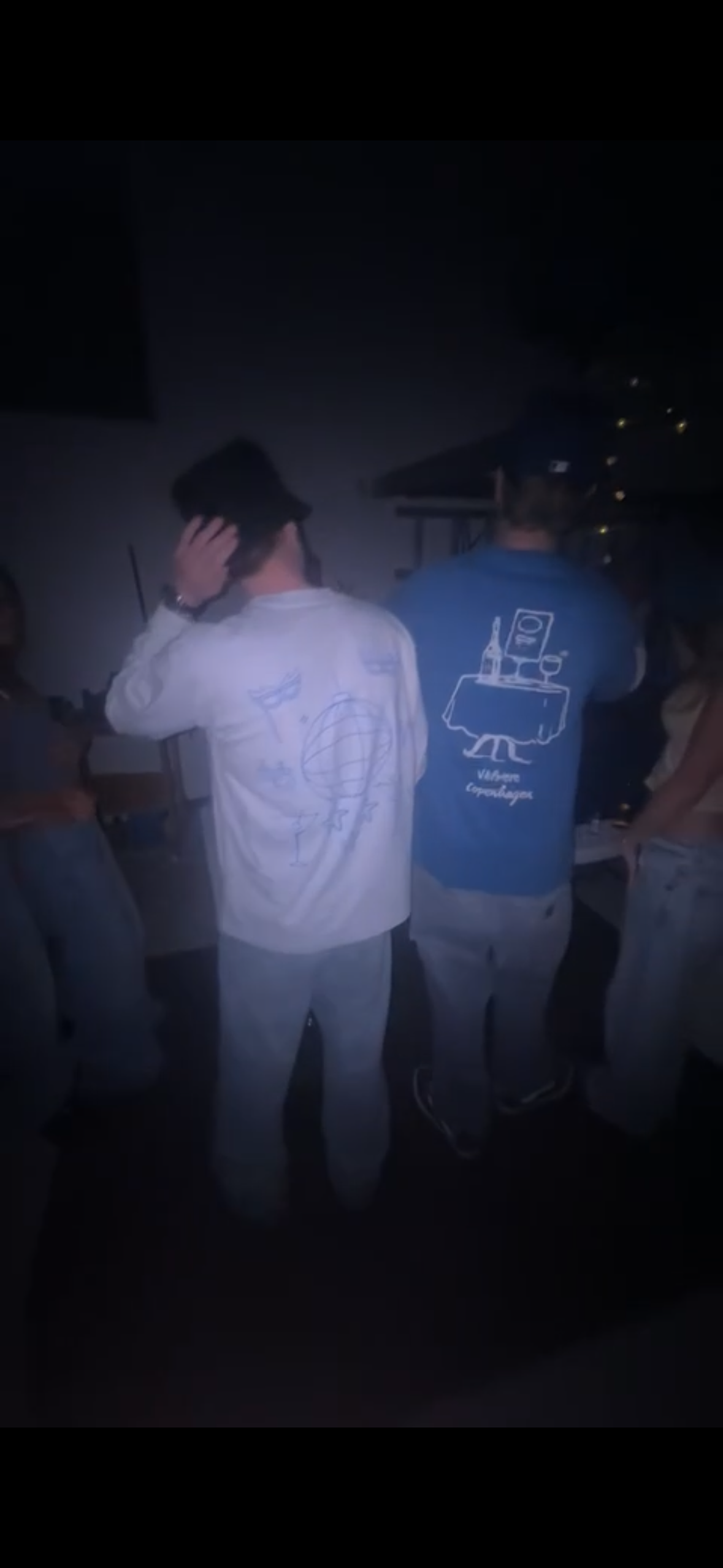 "Party" Tee Hvid